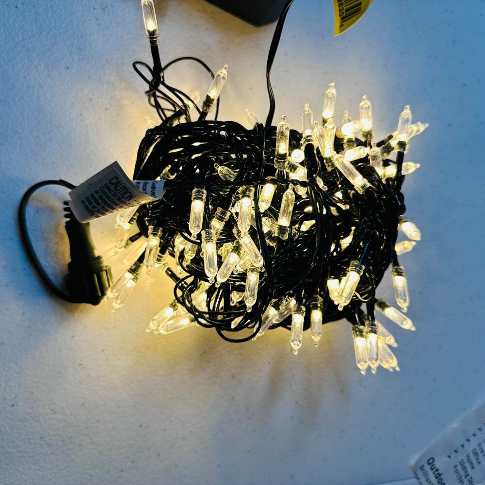 Christmas String Lights 100-Count LED  Indoor Outdoor Use Warm White Green Wire